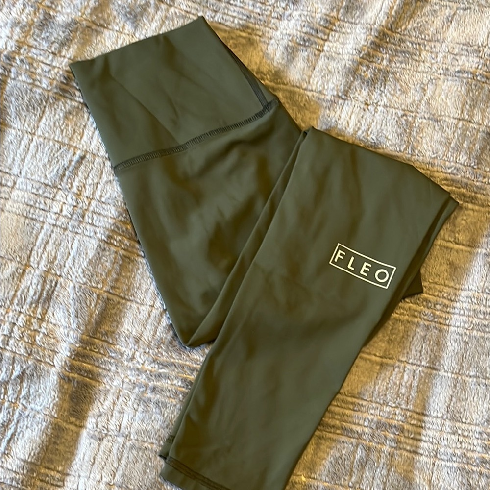 FLEO Olive Green Leggings
